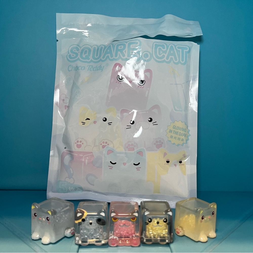 Choco Teddy - Square Cat Ice Cube Glow In The Dark Series - Lot of 5